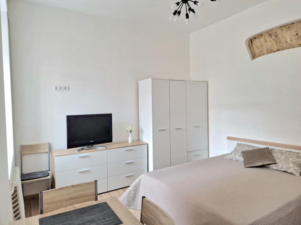 Cozy Studio In Heart Of Old Town Appartement Vilnius Buitenkant foto
